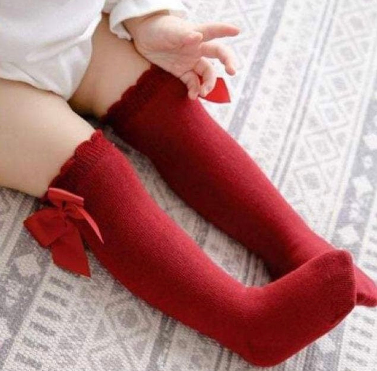 Red Knee Hi Bow socks